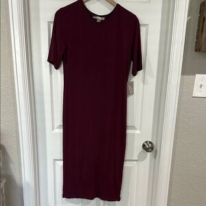 Forever 21 Red Sheath Midi Dress Short Sleeve Crew Neck